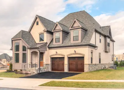 The Estate Home With Oak Park Package